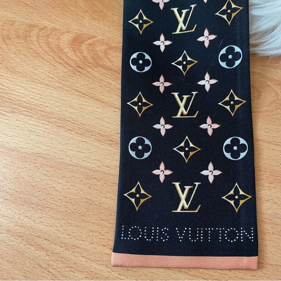Louis Vuitton Silk Vivienne  and Beyond Bandeau - Picture 14 of 15